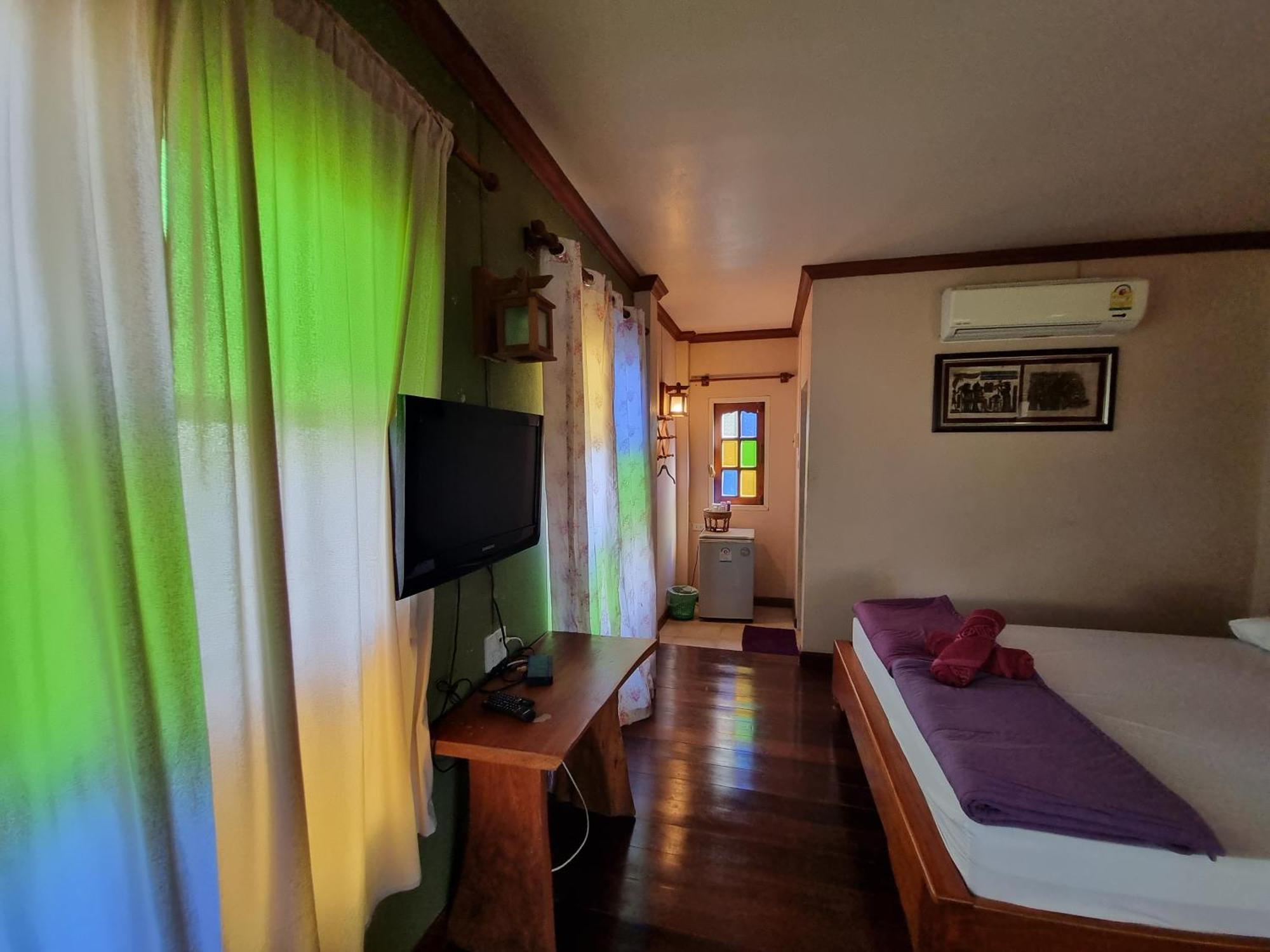 Hello Sichang Bungalow Ko Si Chang Quarto foto